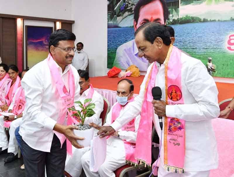 సీఎంను కలిసిన తాతా మధు