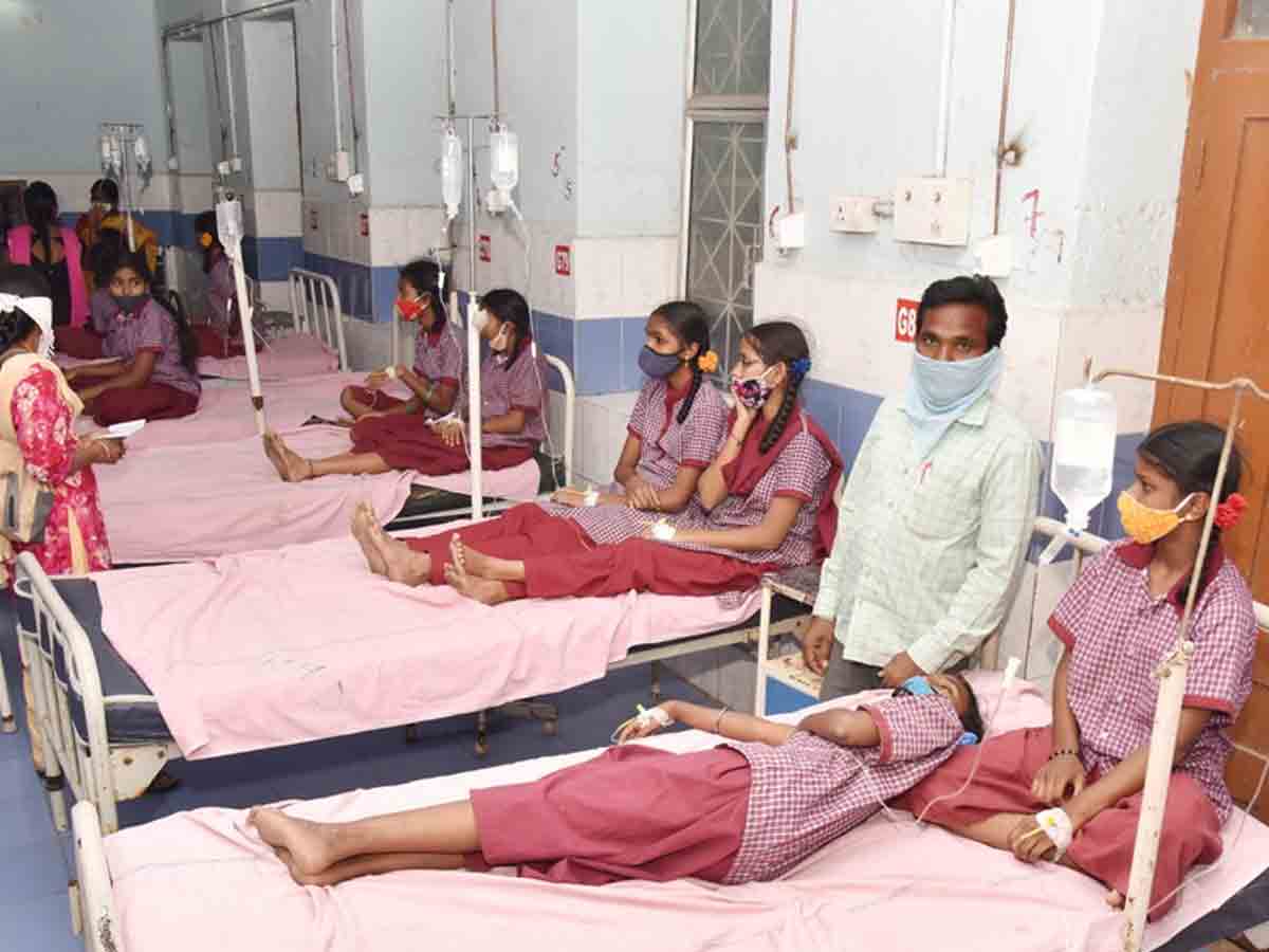 Karimnagar | కలుషిత ఆహారం తిని 100 మంది విద్యార్థులకు అస్వస్థత