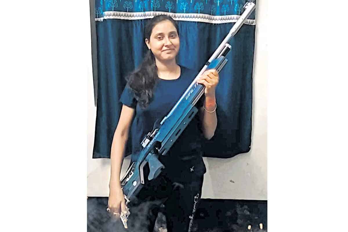 యువ షూటర్‌ ఆత్మహత్య