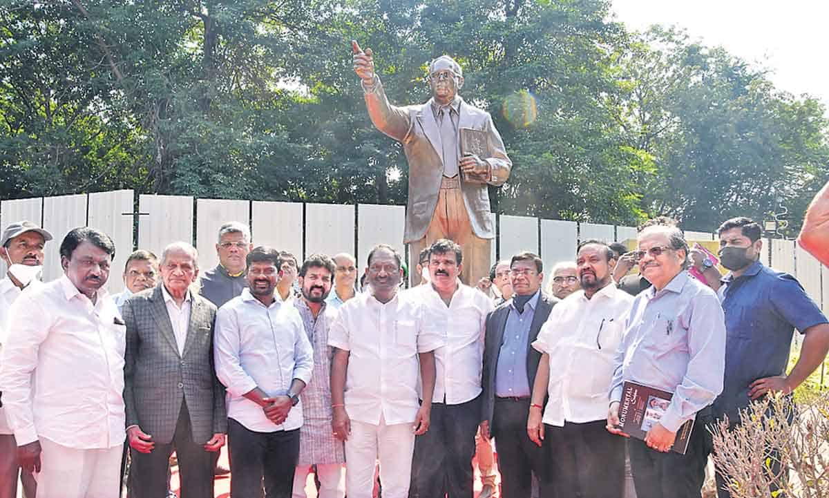 దసరాకు అంబేద్కర్‌ విగ్రహం పూర్తి