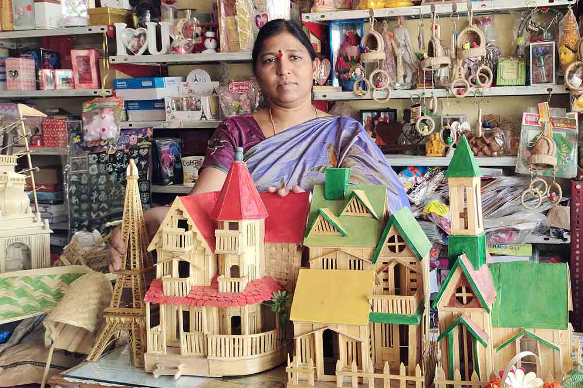 క‌ల‌ప వ్య‌ర్థాలు,  కొబ్బ‌రి పీచుతో అద్బుత‌మైన క‌ళాఖండాలు.. పెద్ద‌ప‌ల్లి మ‌హిళ సృష్టి