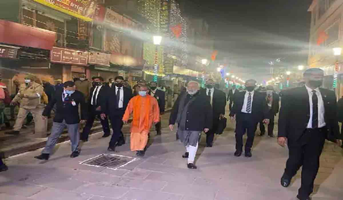 PM Modi | బ‌నార‌స్ వీధుల్లో రాత్రిపూట త‌నిఖీ చేసిన ప్ర‌ధాని మోదీ