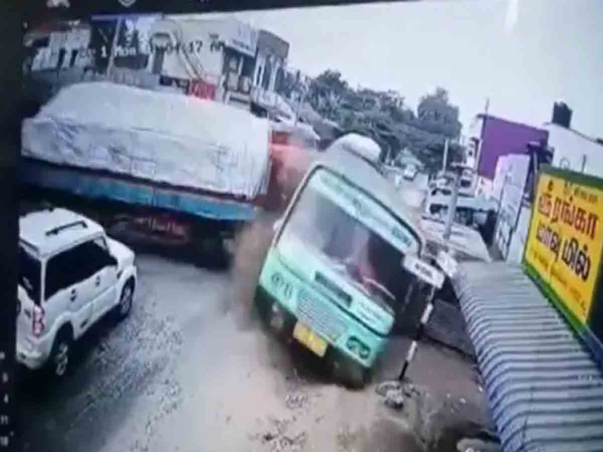 Viral Video: బస్సును వేగంగా ఢీకొట్టిన లారీ.. తర్వాత ఏమైందంటే?