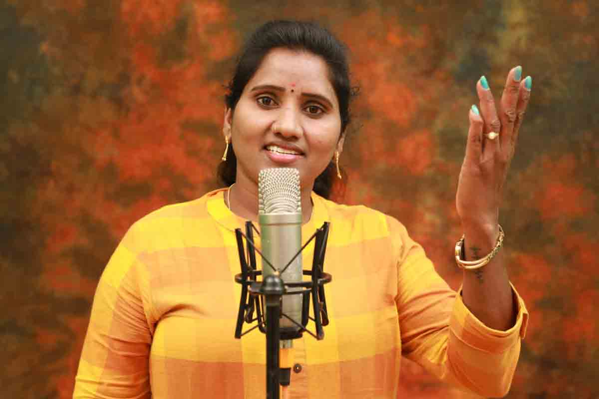 అప్ప‌ట్లో పాట‌లు పాడుతుంటే నక్సలైట్‌ అనుకొని పోలీసోళ్లు అరెస్ట్‌ చేస్తుండె. నక్సలైట్లేమో పోలీస్‌ ఇన్ఫార్మర్‌ అనుకుంటుండె.