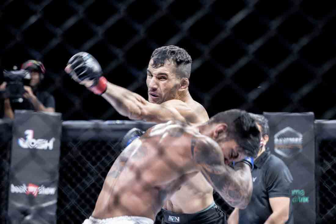 హైదరాబాద్‌లో మ్యాట్రిక్స్‌ ఫైట్‌