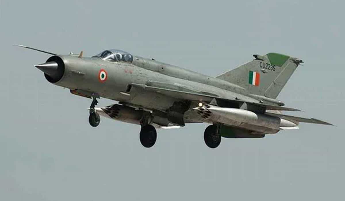 జైస‌ల్మేర్ వ‌ద్ద కుప్ప కూలిన మిగ్‌-21 విమానం