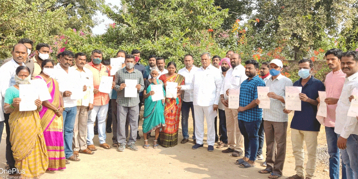 గడపగడపకు సంతోషం..అదే సీఎం కేసీఆర్ అభిమతం : ఎమ్మెల్యే మనోహర్ రెడ్డి