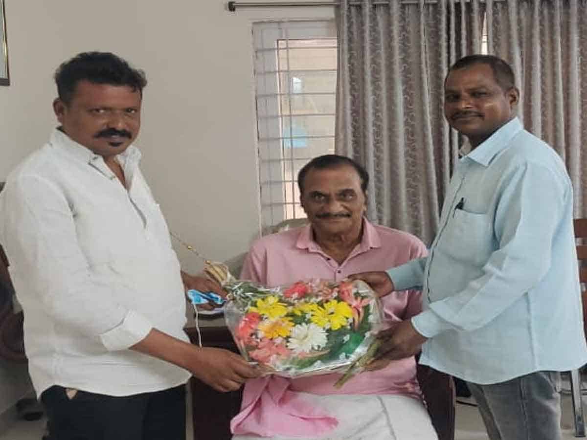 MLA Vanama | ఎమ్మెల్యే వనమాను పరామర్శించిన టీఆర్ఎస్ నాయకులు..