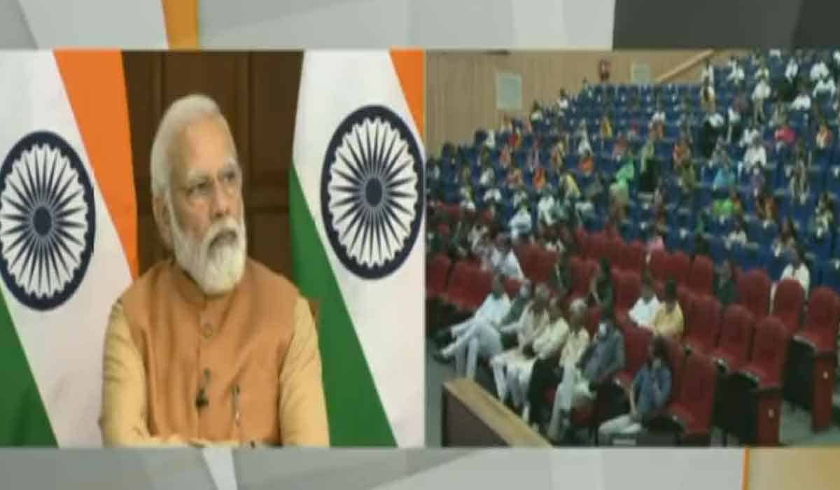 ప్ర‌కృతి సేద్యాన్ని ఉద్య‌మంలా చేప‌ట్టండి: ప్ర‌ధాని మోదీ