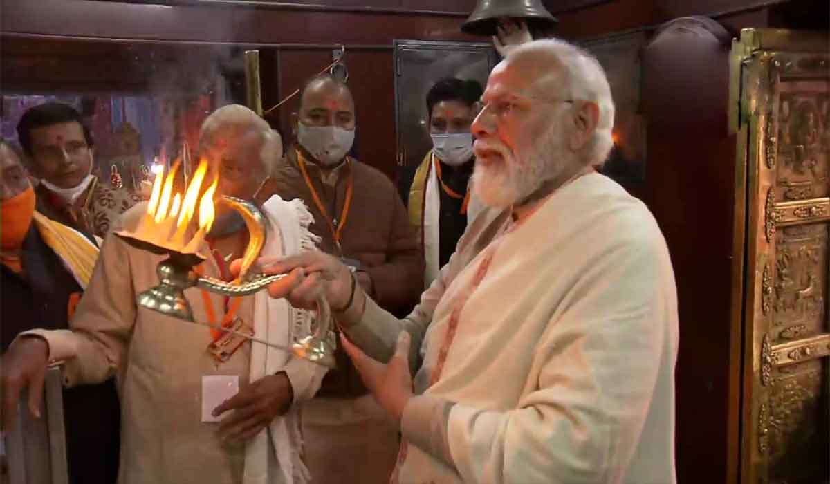 కాశీలో కాల‌భైర‌వుడికి మోదీ హార‌తి