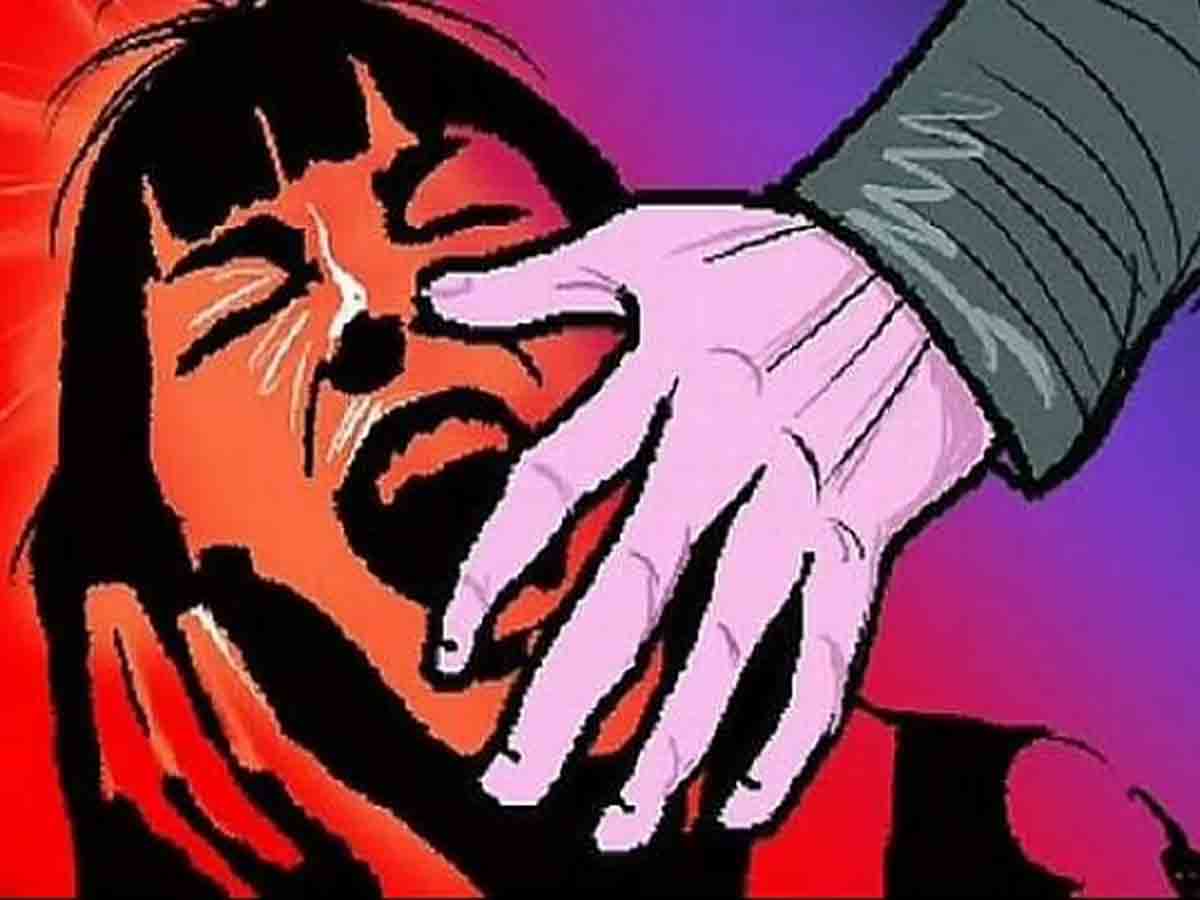 ప్ర‌భుత్వోద్యోగి పాడుప‌ని : యువ‌తిని కిడ్నాప్ చేసి ఫాంహౌస్‌కు తీసుకువెళ్లి..ఆపై పెండ్లి పేరుతో లైంగిక దాడి!