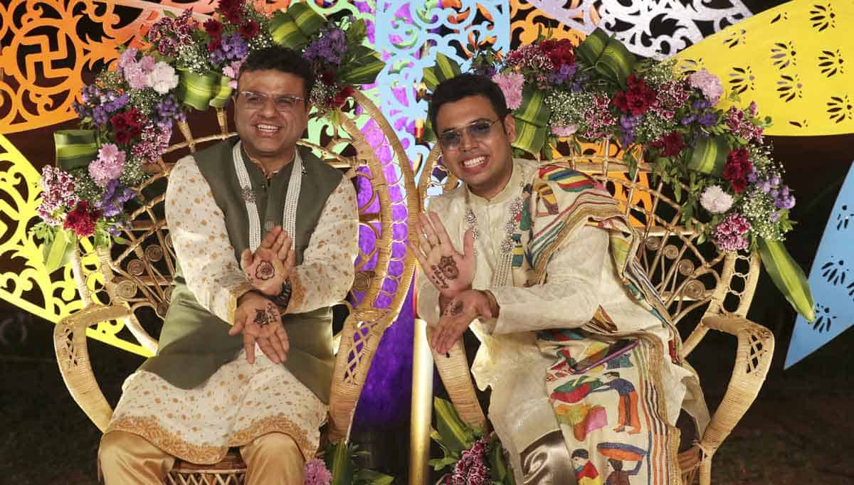 ఇద్దరు మగాళ్లు ఒక్కటయ్యారు!