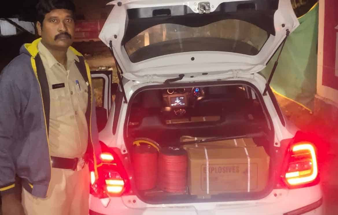 Crime | అక్రమంగా తరలిస్తున్న పేలుడు పదార్దాల పట్టివేత..