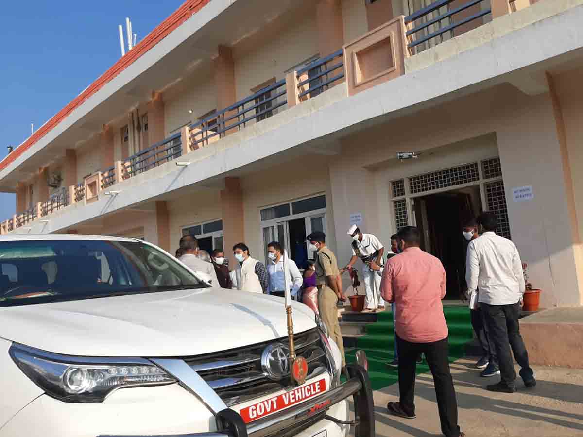 ములుగు జిల్లాలో నీతి ఆయోగ్  బృందం పర్యటన