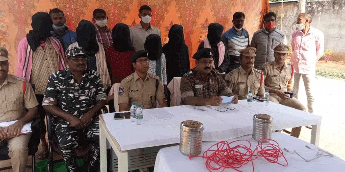 Mulugu | పోలీసులను హతమార్చేందుకు మందుపాతర..ఆరుగురు అరెస్ట్‌