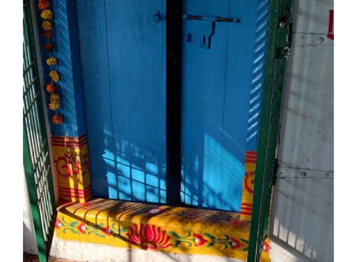 Mulugu | మల్లూరు శివాలయంలో చోరీ..వెండి కిరీటాలు ఎత్తుకెళ్లిన దుండగులు