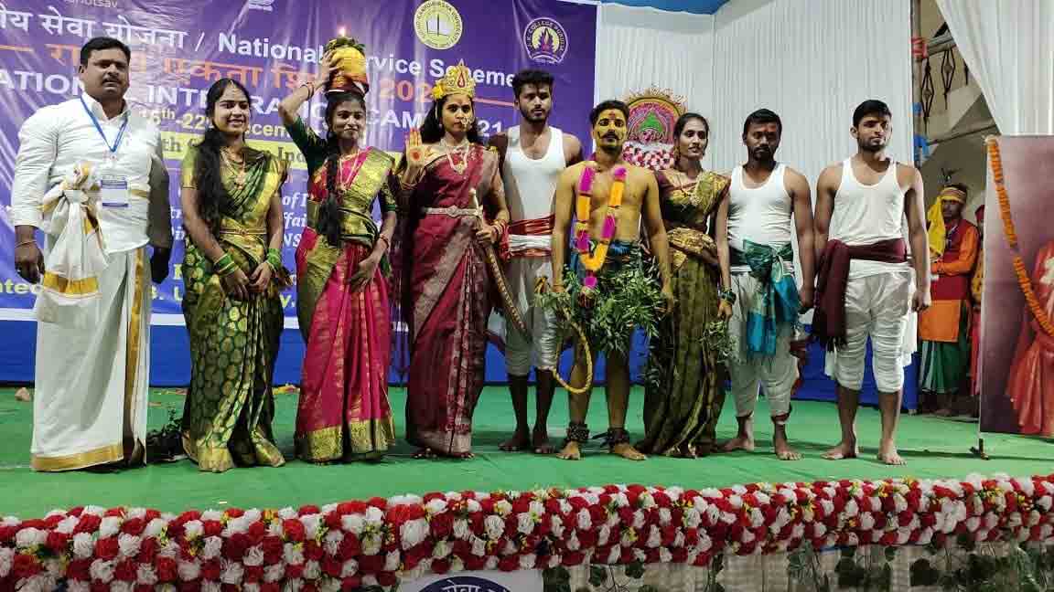 బెంగాలీ గడ్డపై తెలంగాణ కళారూపాలు