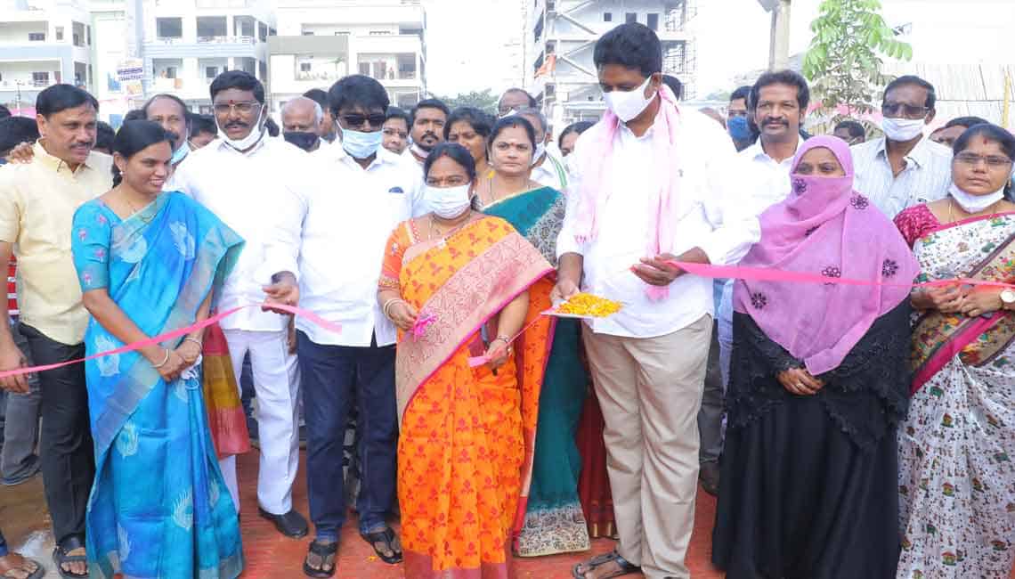Minister puvvada | ఖమ్మంలో అన్ని రోడ్లను సీసీ రోడ్లుగా మారుస్తాం: రాష్ట్ర రవాణా శాఖ మంత్రి పువ్వాడ..