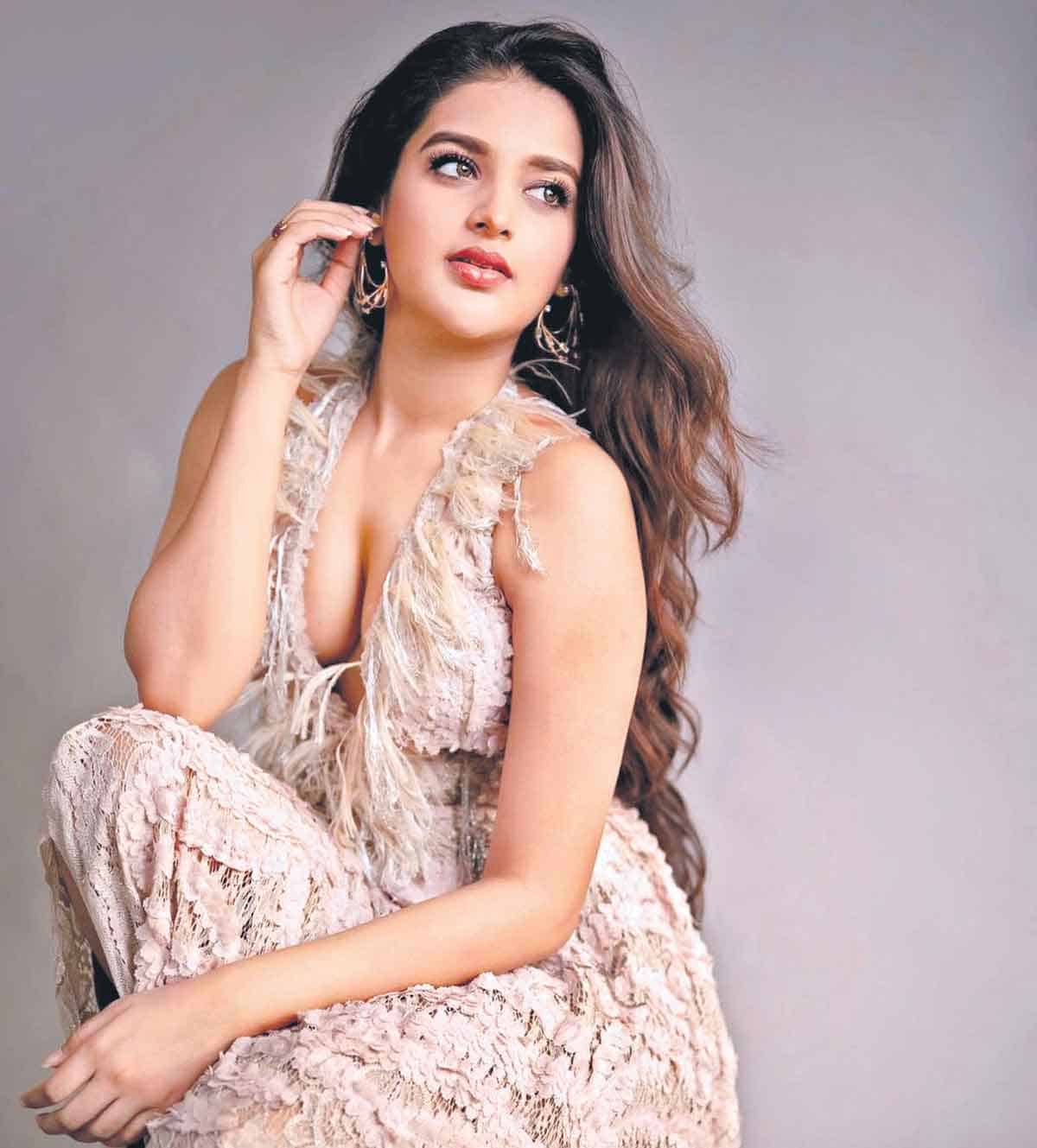 Nidhi Agarwal | తిరస్కరణలు ఎదుర్కొన్నా :  నిధి అగర్వాల్‌