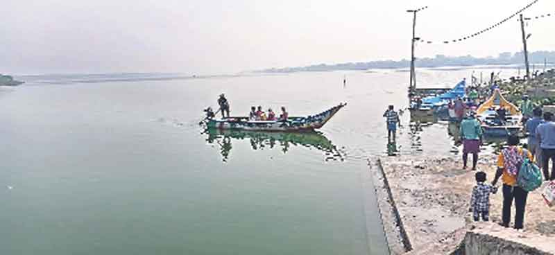 పితృ దేవతల సం‘తర్పణ’ స్థలి