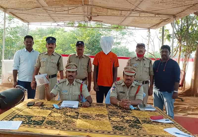 డబ్బుల కోసమే వృద్ధుడి హత్య