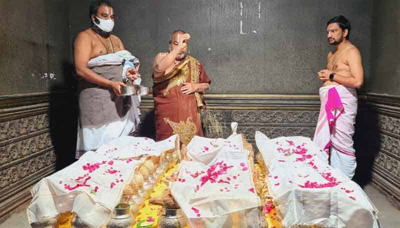 వైభవంగా అష్టోత్తర శతఘటాభిషేకం