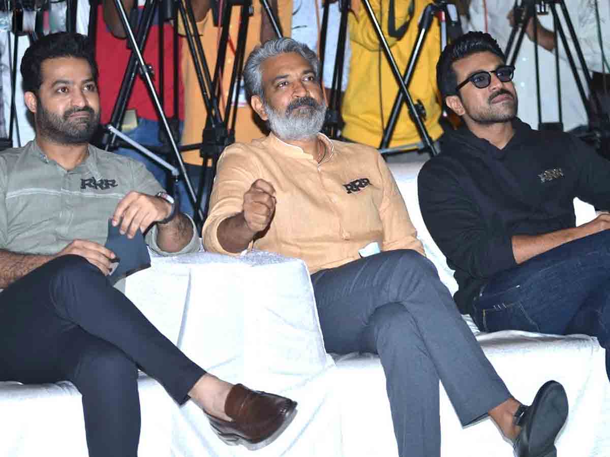 Rajamouli: ఆ ప్ర‌శ్న‌లు కాపీ కొట్టొద్దంటూ రాజ‌మౌళి కౌంట‌ర్