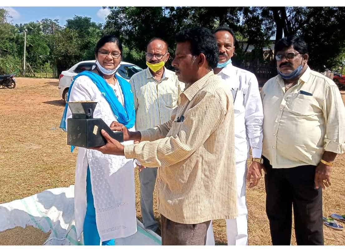Parnashala | జీసీసీ ఆధ్వర్యంలో ఏడు ధాన్యం కొనుగోలు కేంద్రాలు ఏర్పాటు..