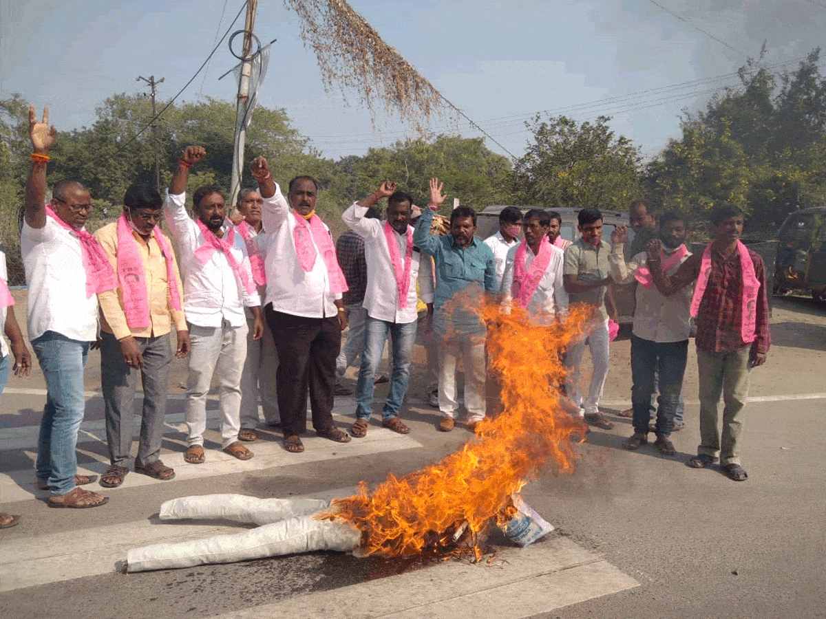 గోనె ప్రకాశ్ రావు దిష్టిబొమ్మను దహనం