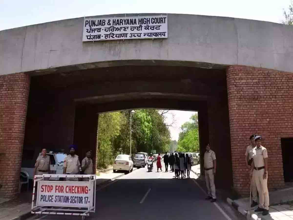 21 ఏండ్ల లోపున్న యువ‌కులు పెండ్లి కాకున్నా యువ‌తి స‌మ్మ‌తితో స‌హ‌జీవ‌నం చేయ‌వ‌చ్చు : హైకోర్టు