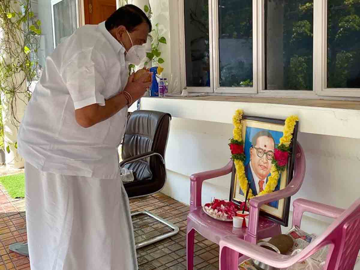 అంబేద్కర్‌కు నివాళులు అర్పించిన స్పీకర్ పోచారం శ్రీనివాస్‌రెడ్డి