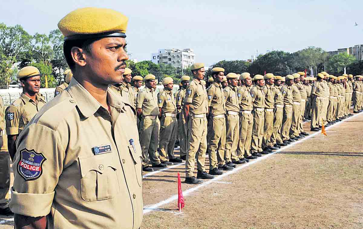 హోంగార్డుల వేతనాలు 30% పెంపు