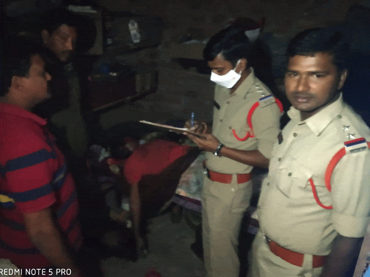 Brutally murdered | పెద్దపల్లి జిల్లాలో వ్యక్తి దారుణ హత్య