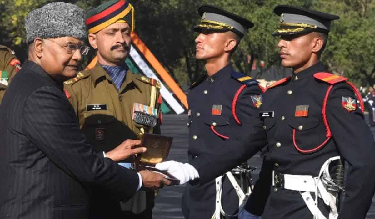 రావ‌త్‌ను రోల్‌మోడ‌ల్‌గా తీసుకోండి: రాష్ట్ర‌ప‌తి