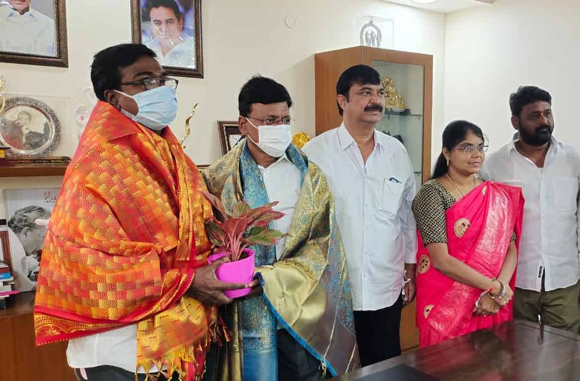 Khammam |మంత్రి పువ్వాడను మర్యాదపూర్వకంగా కలిసిన తాతా మధు..