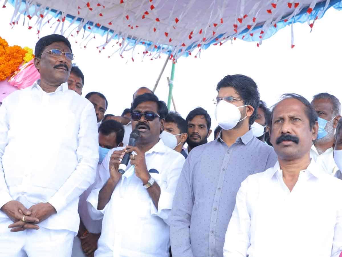Minister ajay | మినీ ట్యాంక్ బండ్ పనులకు శంకుస్థాపన చేసిన మంత్రి పువ్వాడ..