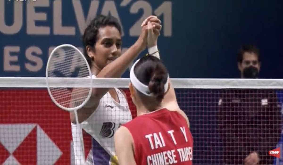 ప్ర‌పంచ బ్యాడ్మింట‌న్ చాంపియ‌న్‌షిప్ నుంచి పీవీ సింధు ఔట్‌