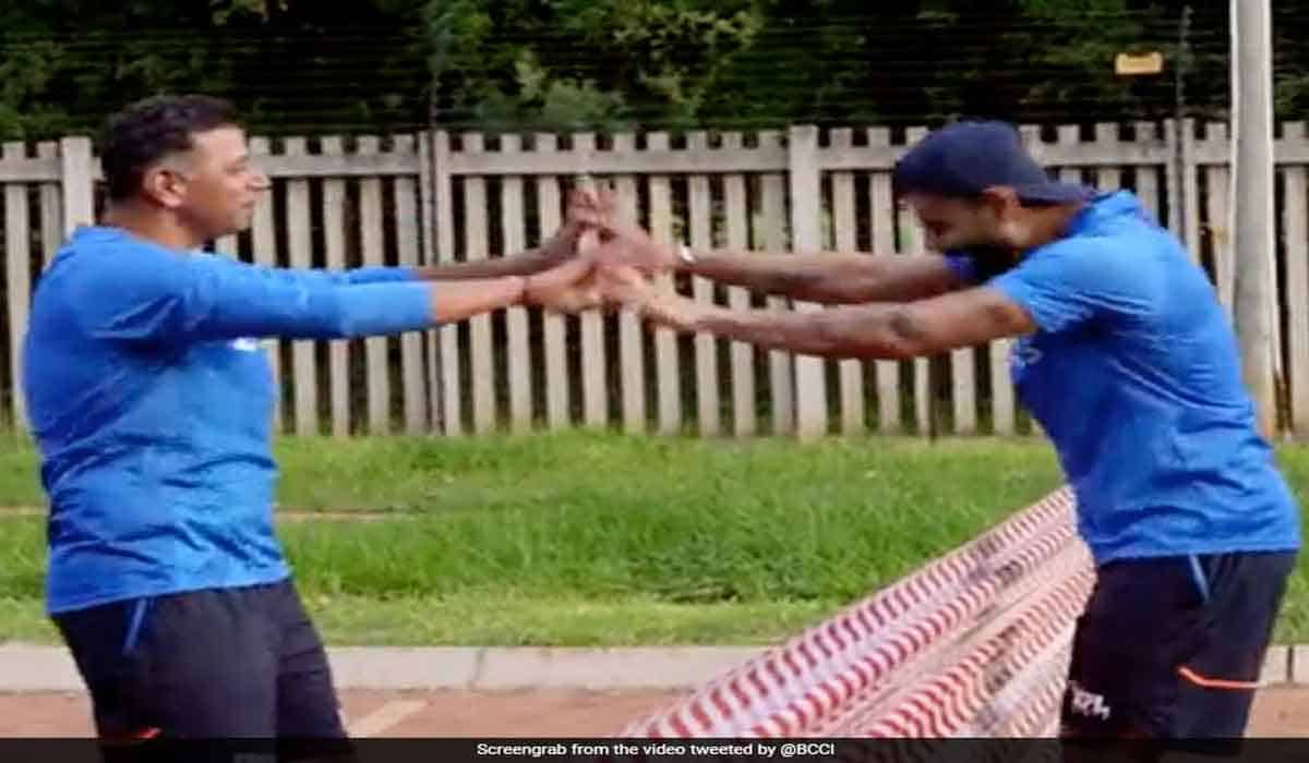 ఫూట్‌వాలీతో క్రికెట‌ర్ల వ‌ర్కౌట్‌.. ఎంజాయ్ చేసిన కోహ్లీ, ద్రావిడ్.. వీడియో