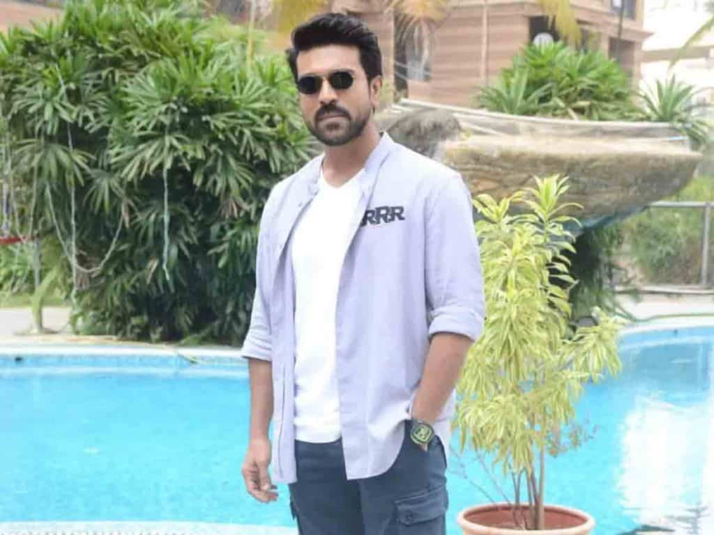 ram charan fans go crazy in rrr promotions in mumbai