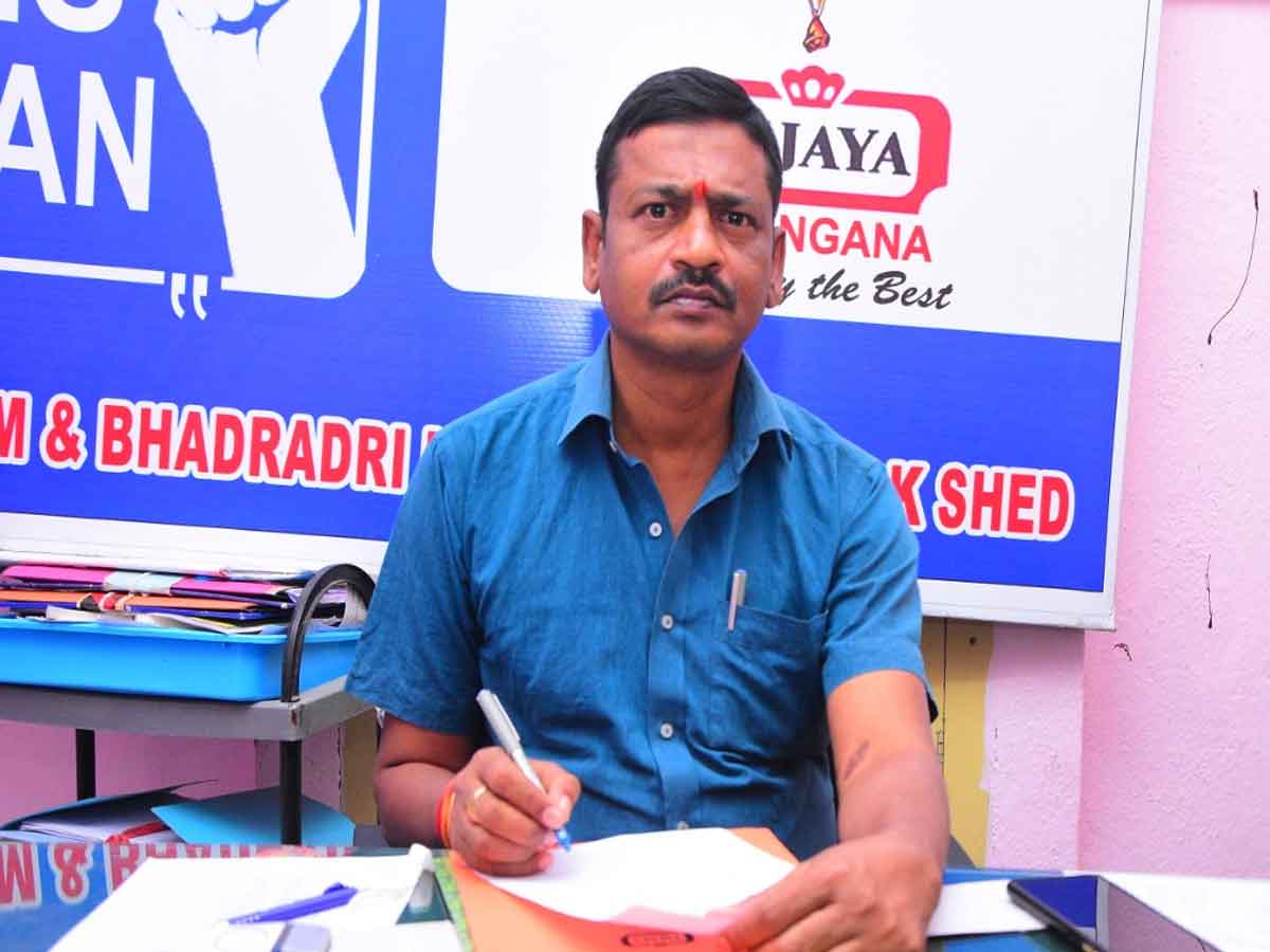 VIJAYA DAIRY | విజయ డెయిరీ డీడీగా బాధ్యతలు స్వీకరించిన రవికుమార్..