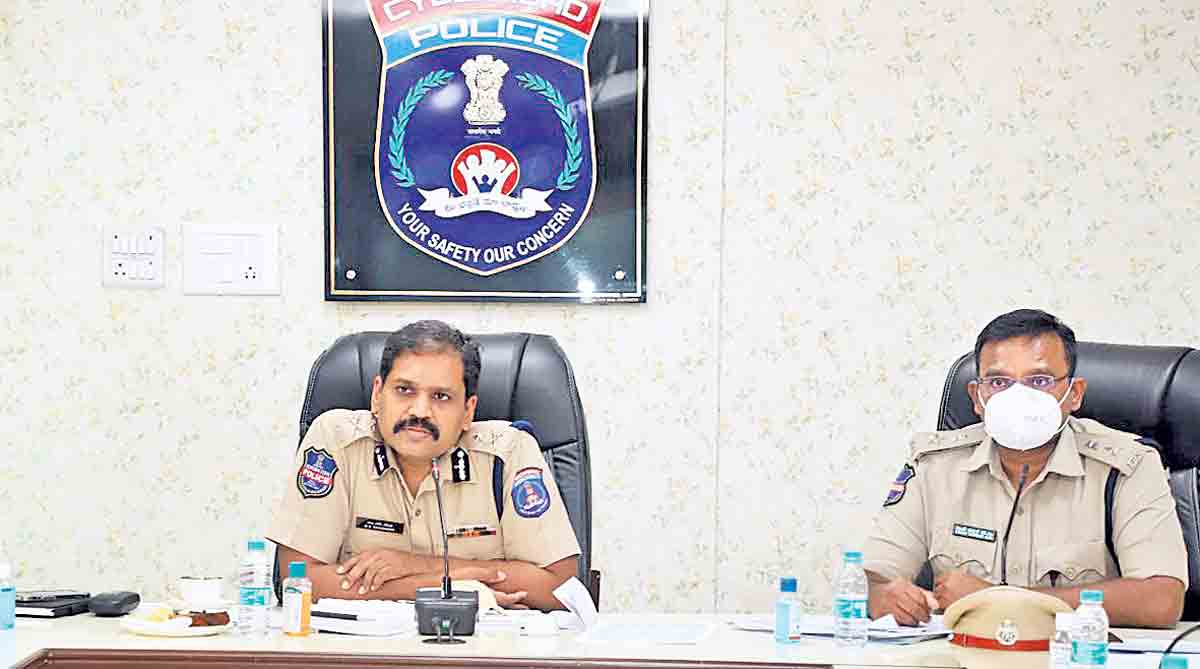 రోడ్డు భద్రతకు.. రాజీ పడొద్దు