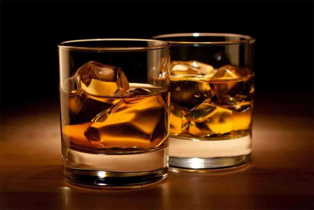 why alcohol lovers drink more rum in winter season