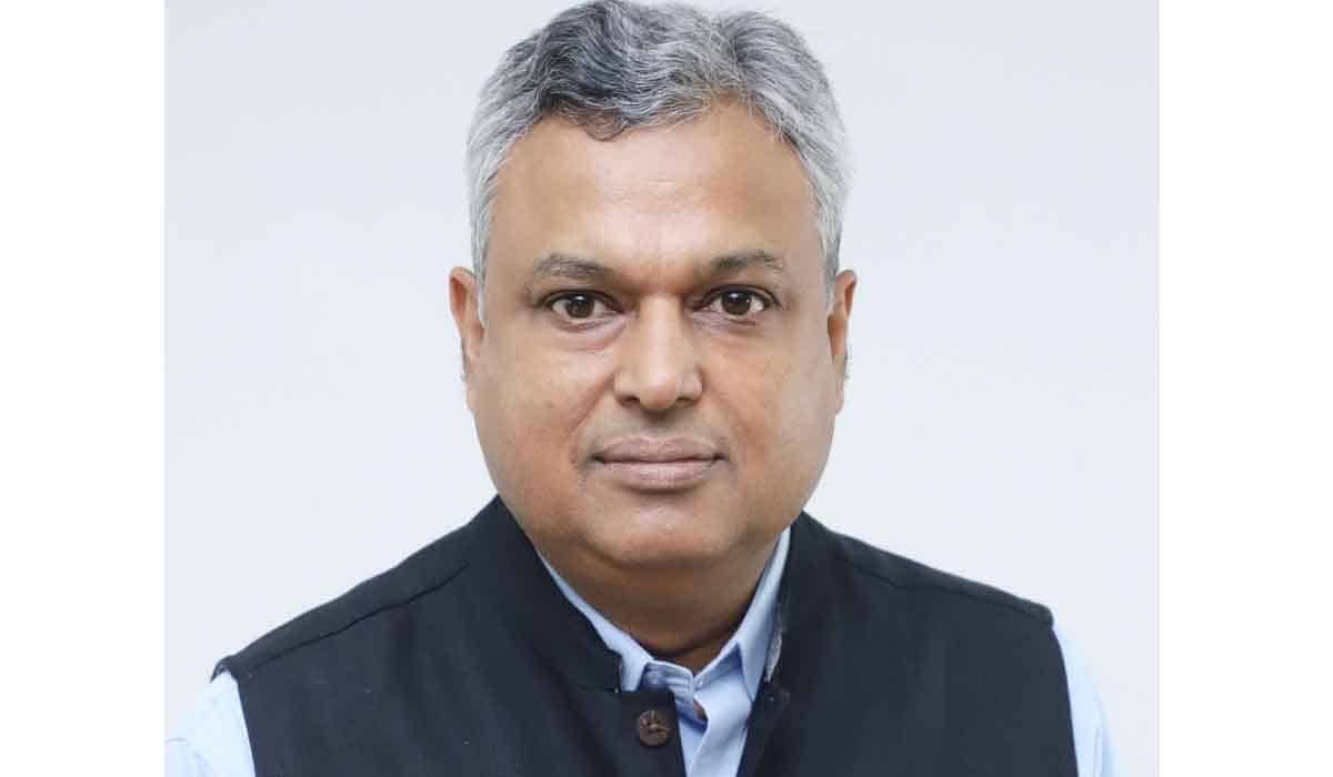 300 కేంద్ర‌, 400 రాష్ట్ర ప్ర‌భుత్వ స్కీమ్‌ల‌తో ఆధార్ లింకు