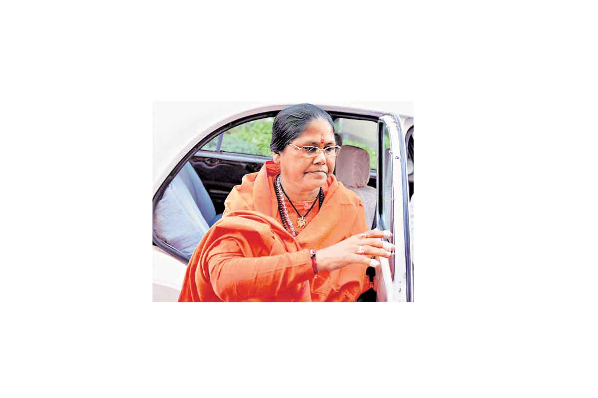 రైతులను ఇతర పంటల వైపు మళ్లించండి