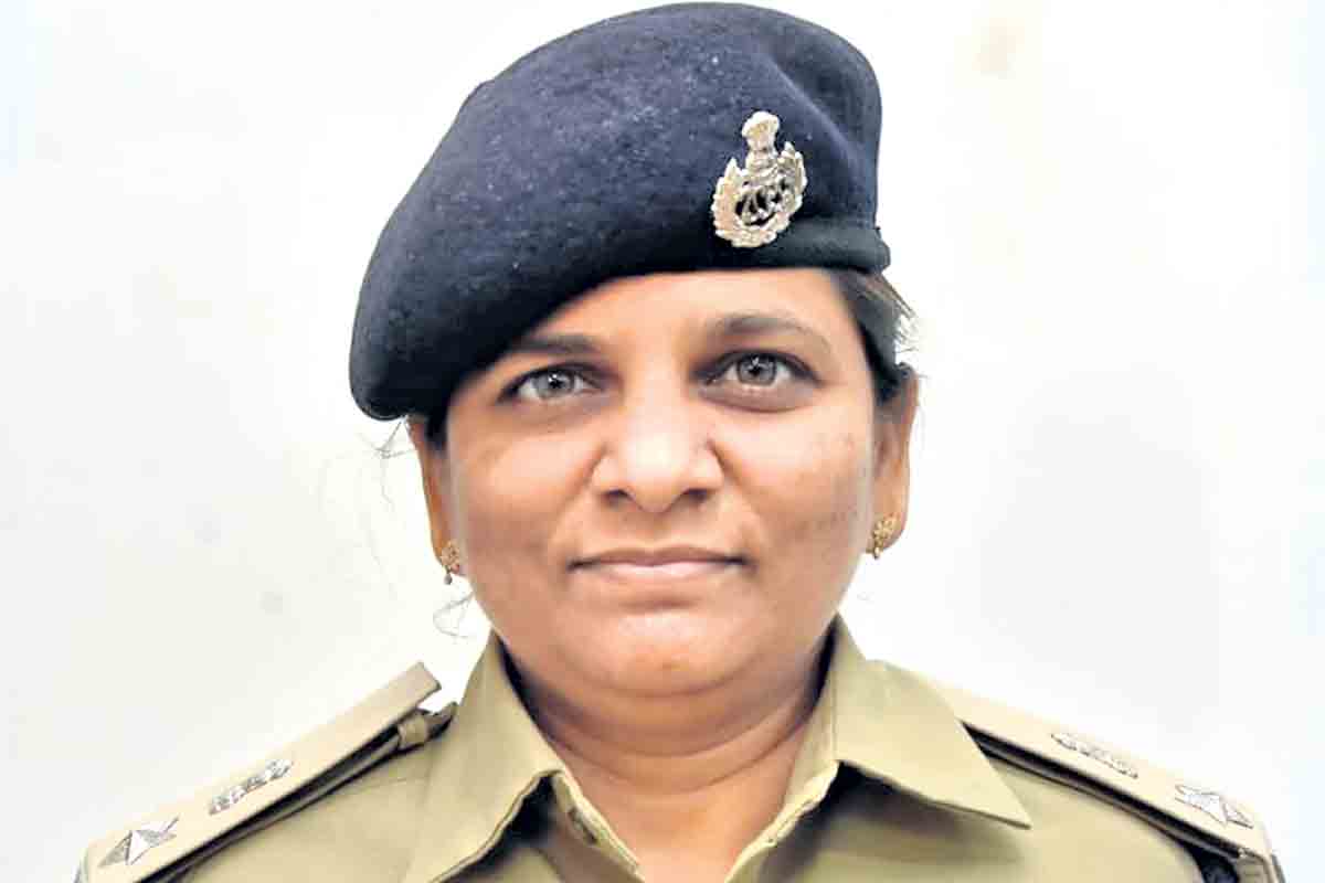 shaik saleema | తెలంగాణలో తొలి ముస్లిం ఐపీఎస్గా షేక్ సలీమా రికార్డ్.. ఆమె బ్యాక్గ్రౌండ్ ఇదీ..