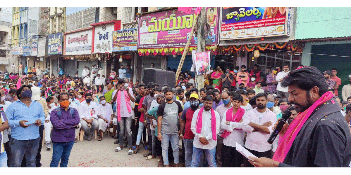 అండర్ బ్రిడ్జి రి డిజైనింగ్ పనులు ప్రారంభం..పూలు చల్లి స్వాగతం పలికిన ప్రజలు