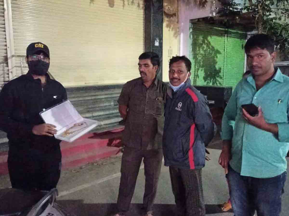 Siddipet | నెక్లెస్ పోగొట్టుకున్న మహిళ..గంటలోనే కేసును చేధించిన పోలీసులు