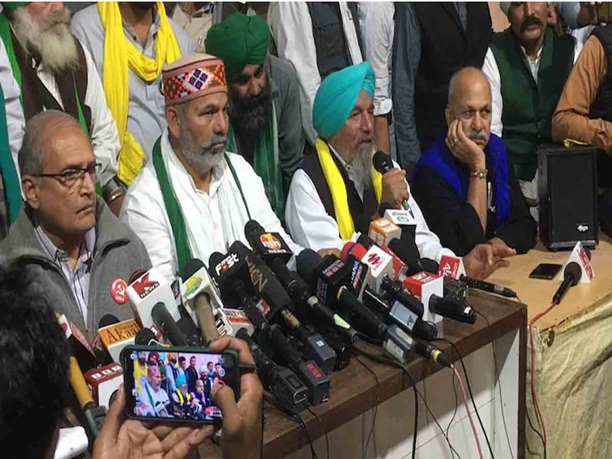 ప్ర‌భుత్వంతో చ‌ర్చ‌ల కోసం ఐదుగురు స‌భ్యుల‌తో ఎస్‌కేఎం క‌మిటీ