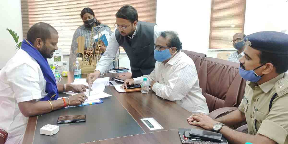 అభివృద్ధి పనుల్లో వేగం పెంచండి : మంత్రి శ్రీనివాస్ గౌడ్
