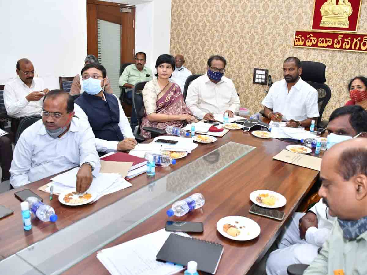 వందశాతం టీకాలు వేయించడమే లక్ష్యం : మంత్రి శ్రీనివాస్‌ గౌడ్‌